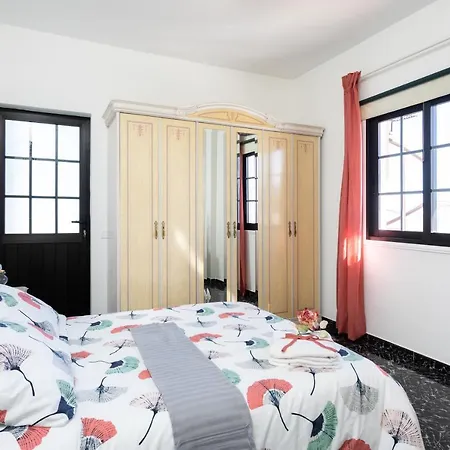 Apartment - Wonderful Volcano Views & Terrace. 2 Px. *